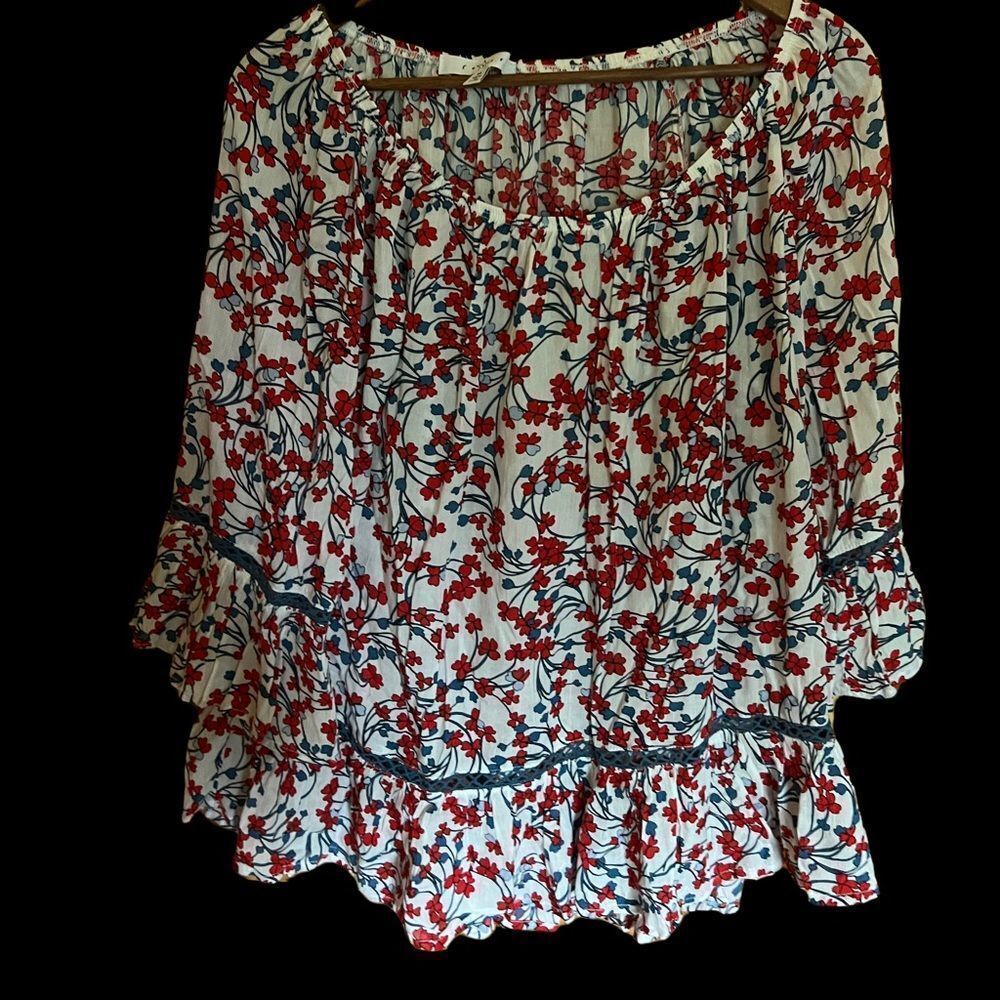 SOLDFever boho floral peasant blouse with 3/4 length sleeves women’s size medium